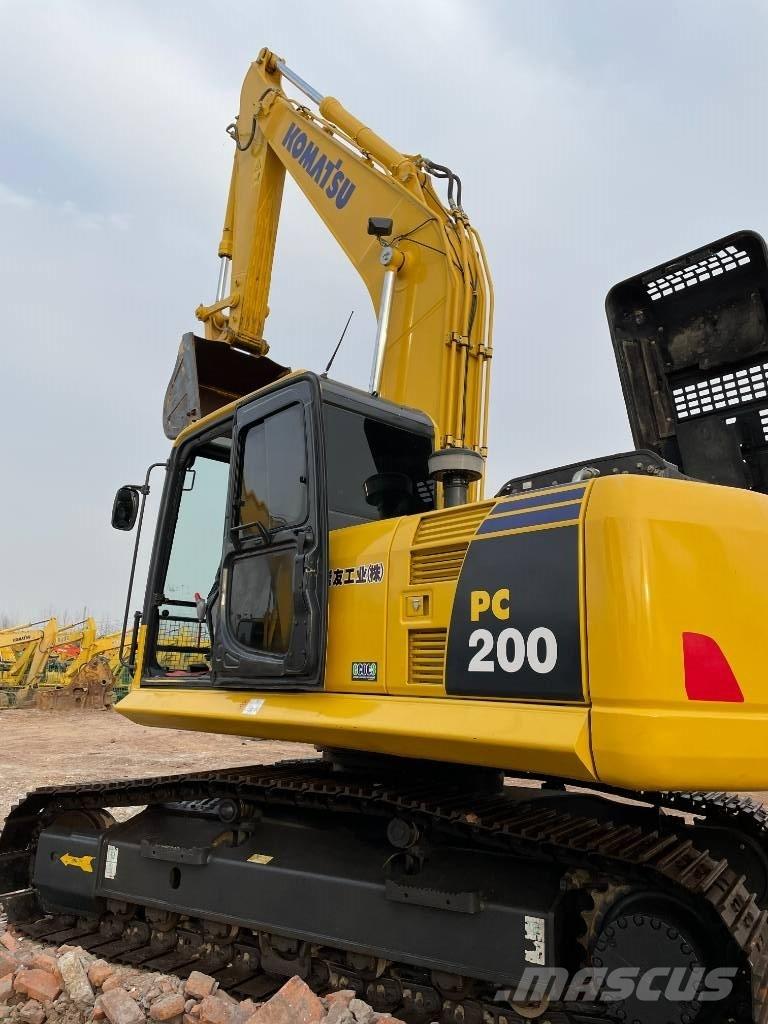 Komatsu 200-8 Pásové rýpadlá