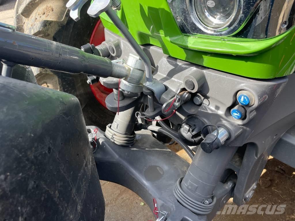 Fendt 828 Vario Traktory