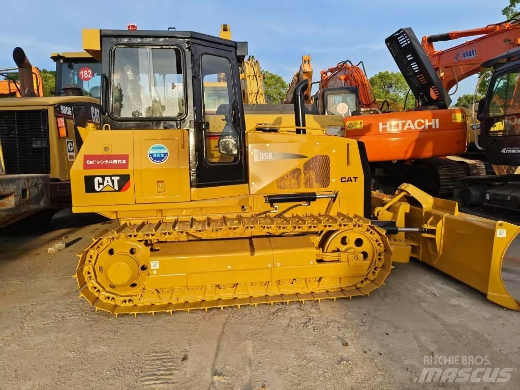 CAT D 5 K Pásové dozéry
