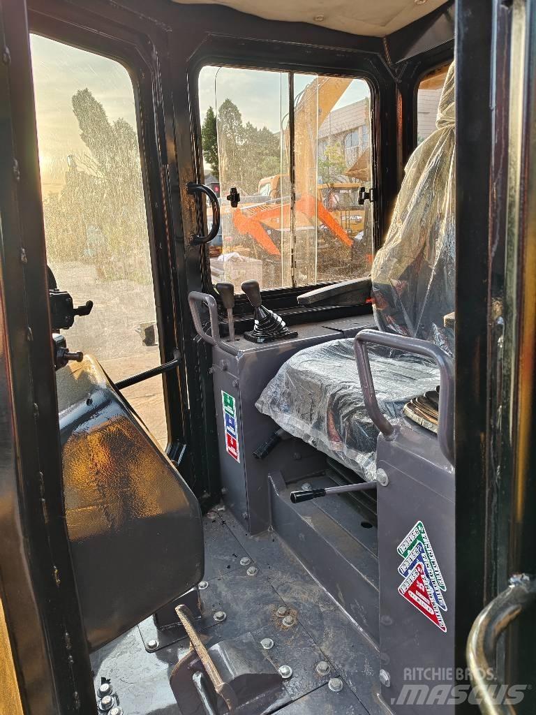 CAT D 5 K Pásové dozéry