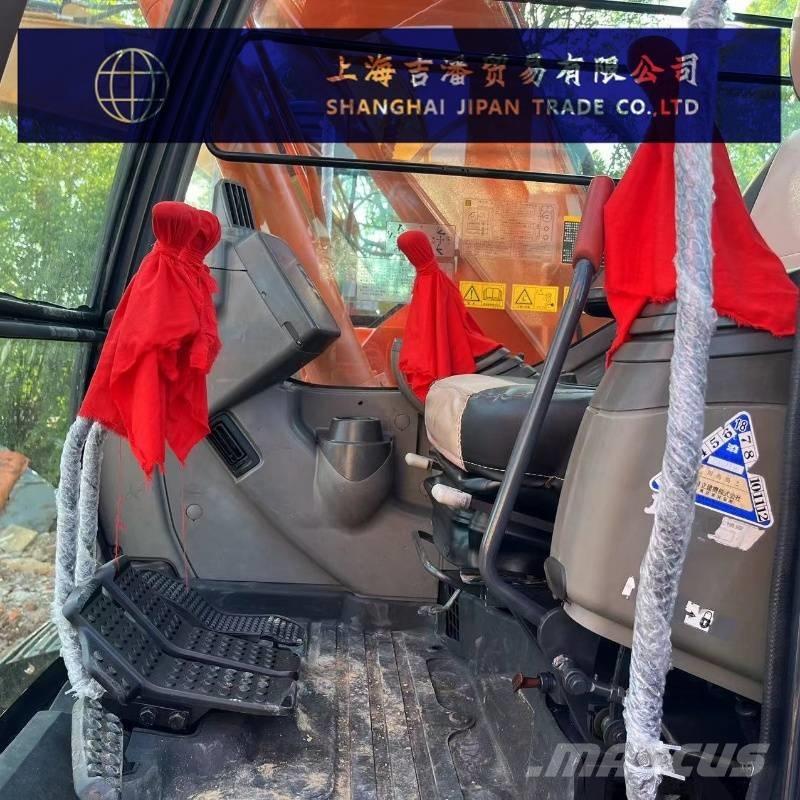 Hitachi ZX 135 Midi rýpadlá 7 t - 12 t