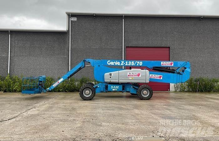 Genie Z135-70 Kĺbové plošiny
