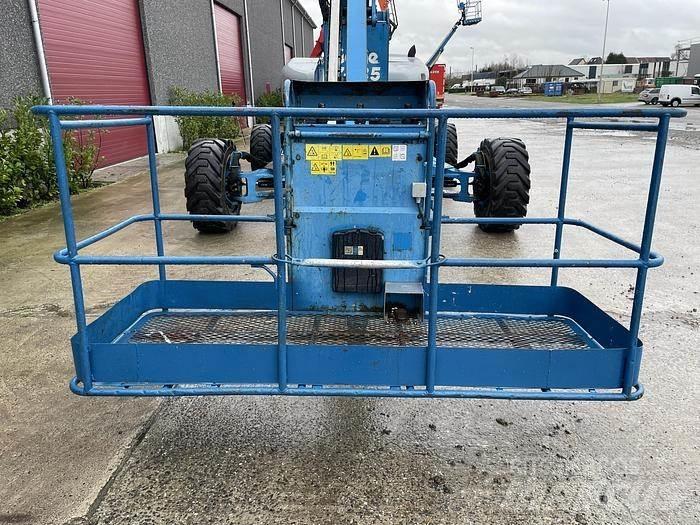 Genie Z135-70 Kĺbové plošiny