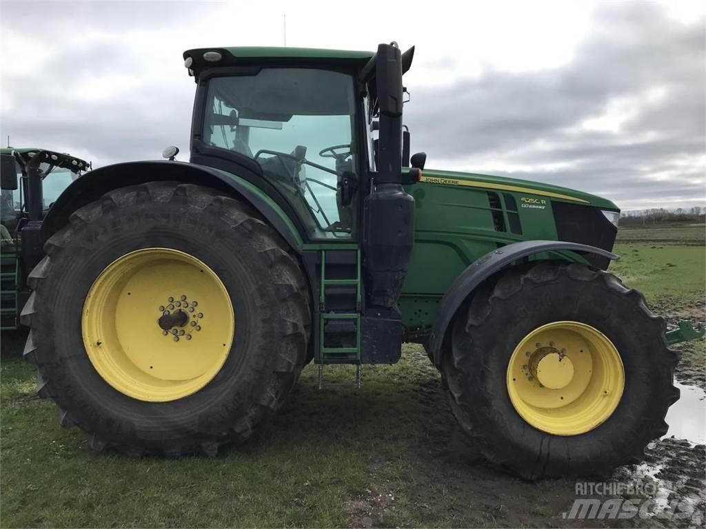 John Deere 6250R Traktory