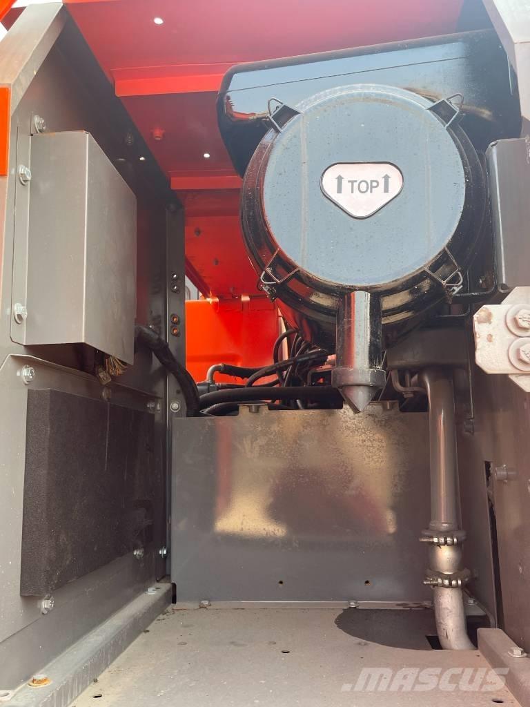 Hitachi ZX 210 Pásové rýpadlá