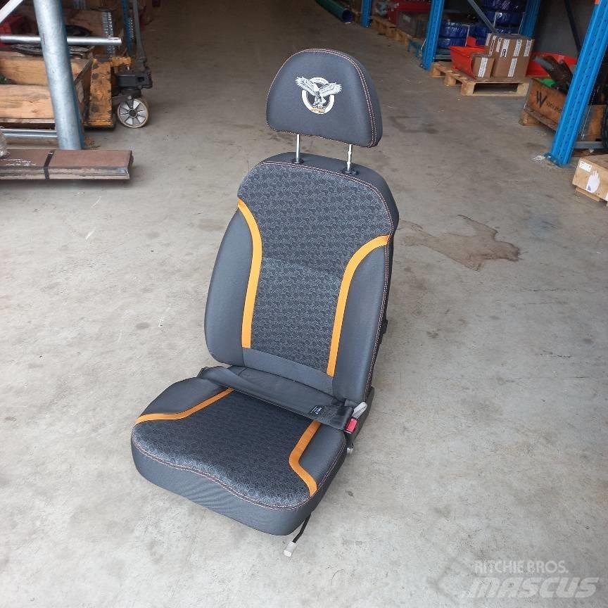 CASE CX210E stoel Kabíny a interiér
