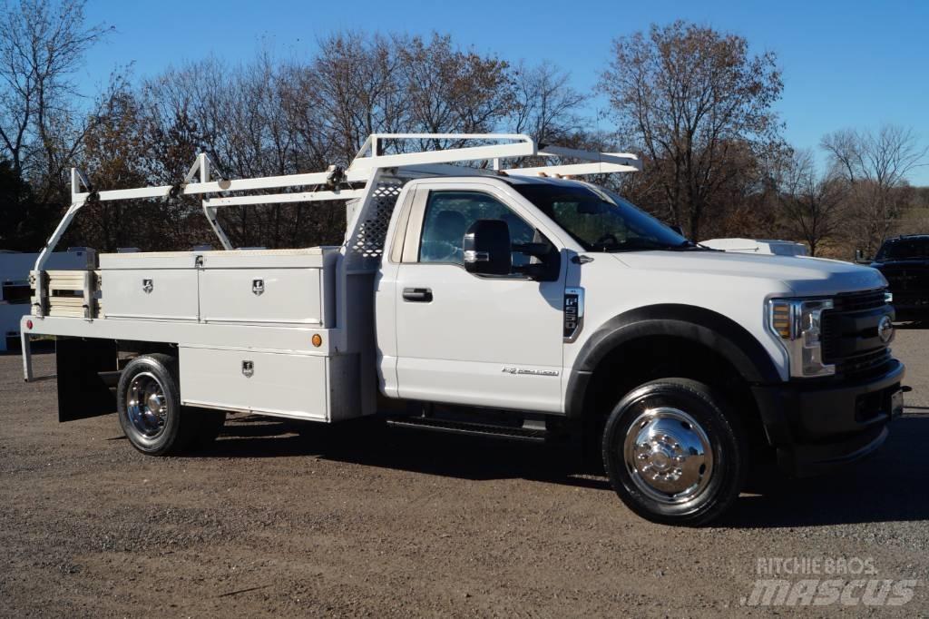 Ford F 550 XL SD Plošinové nákladné automobily/nákladné automobily so sklápacími bočnicami
