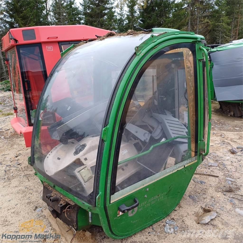John Deere 1270e Kabíny a interiér