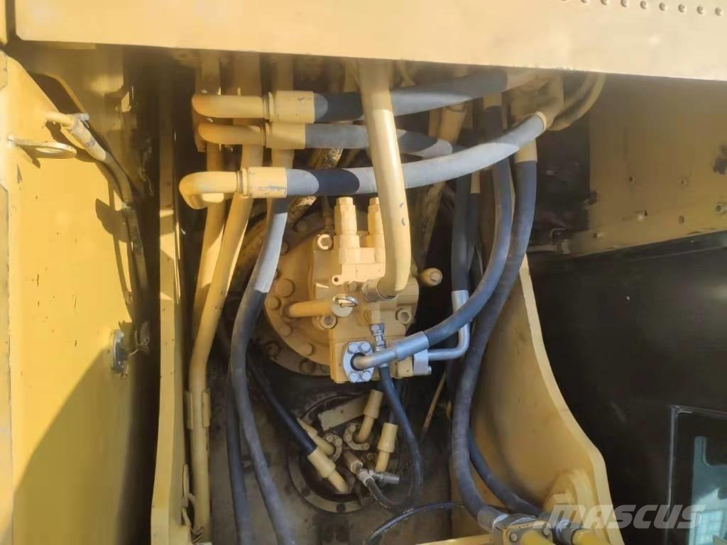 CAT 320 B Pásové rýpadlá