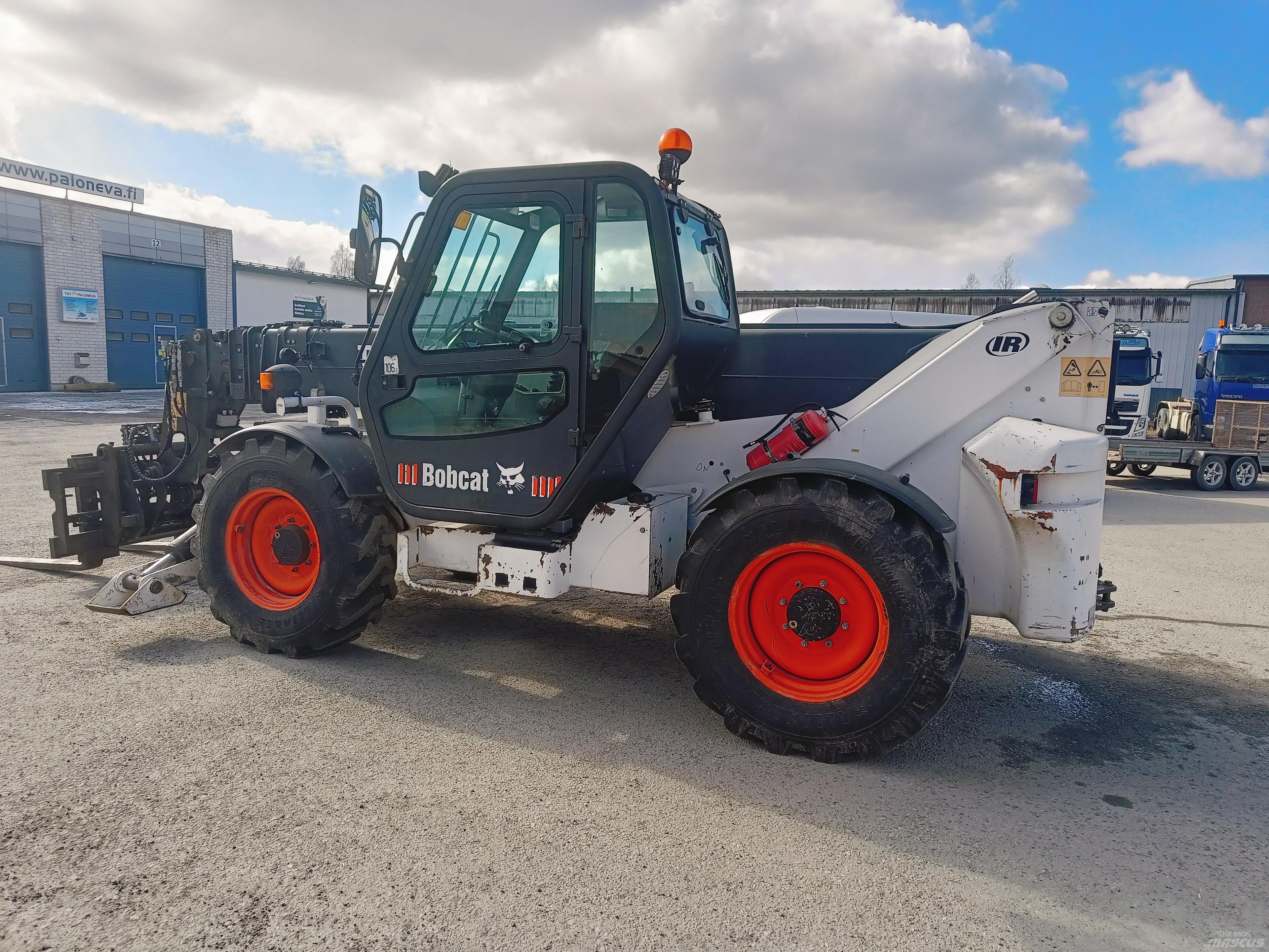 Bobcat T 40.170 Teleskopické manipulátory