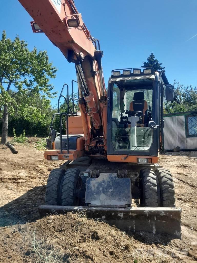Doosan DX 160 W-3 Kolesové rýpadlá