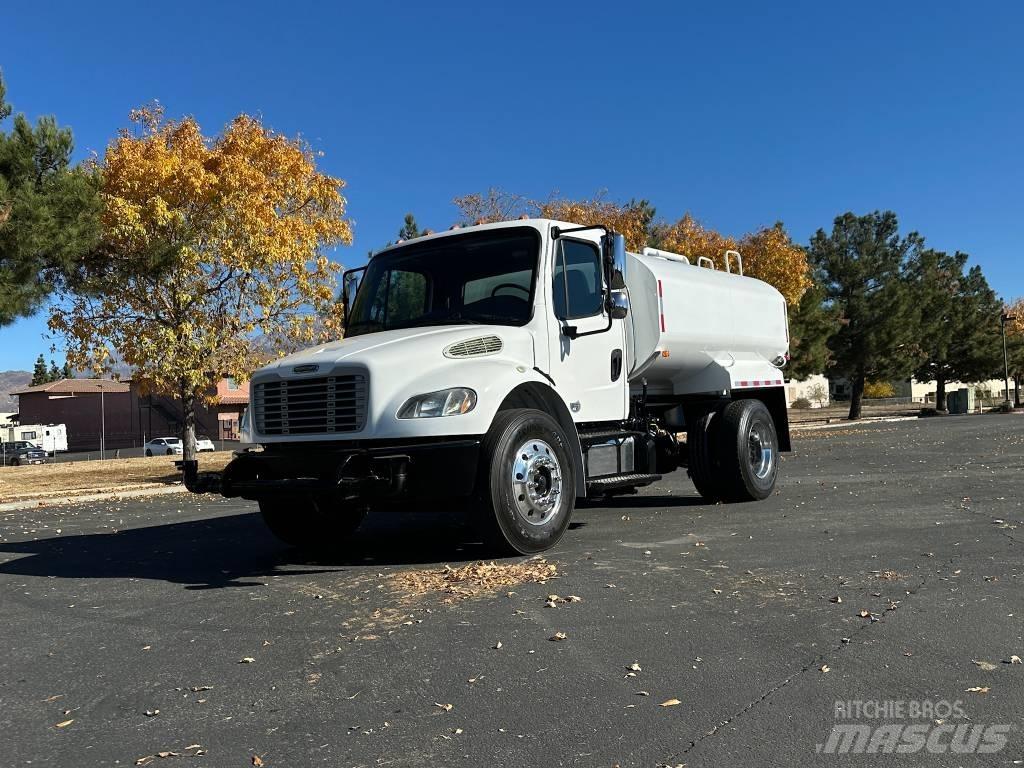 Freightliner M2 Cisterny na vodu