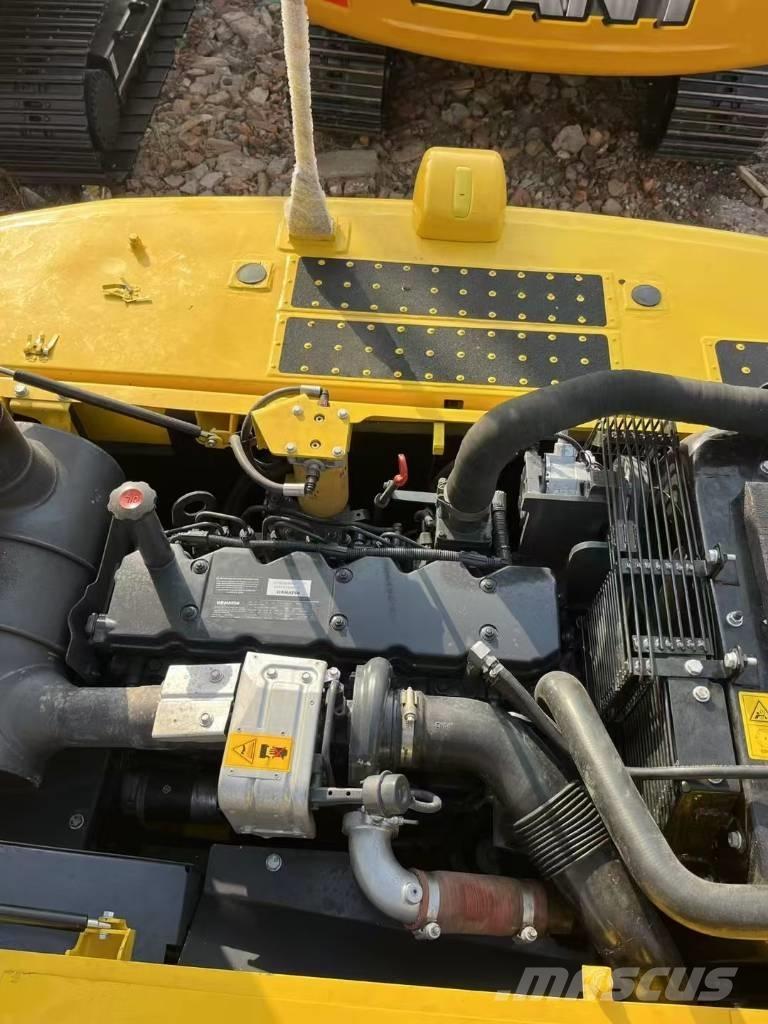 Komatsu 240-8 Pásové rýpadlá