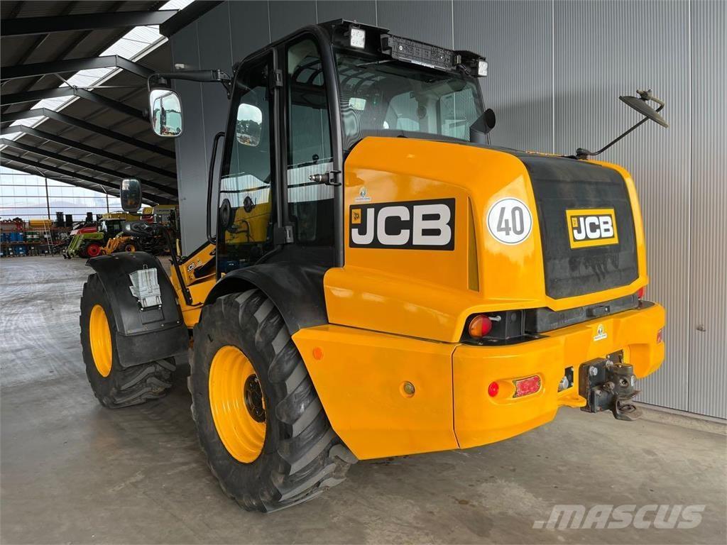 JCB TM 320 Agri Kolesové nakladače