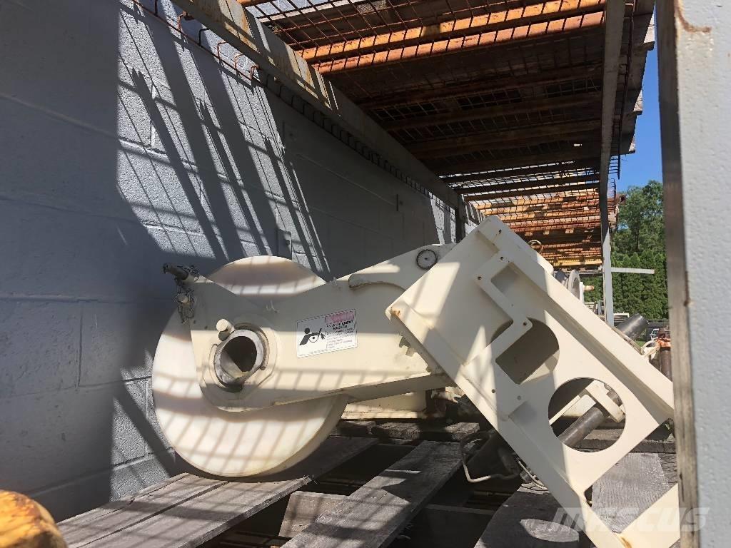 Demag AC 250-1 Univerzálne terénne žeriavy