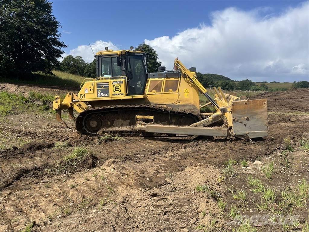 Komatsu D65PXI-18 Pásové dozéry