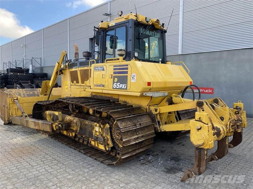 Komatsu D65PXI-18 Pásové dozéry