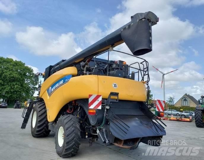 New Holland CR 9080 Kombinované zberacie stroje