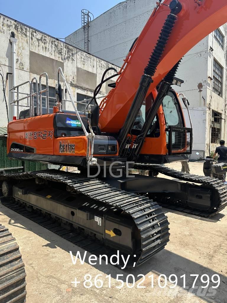 Doosan DX 300 Midi rýpadlá 7 t - 12 t