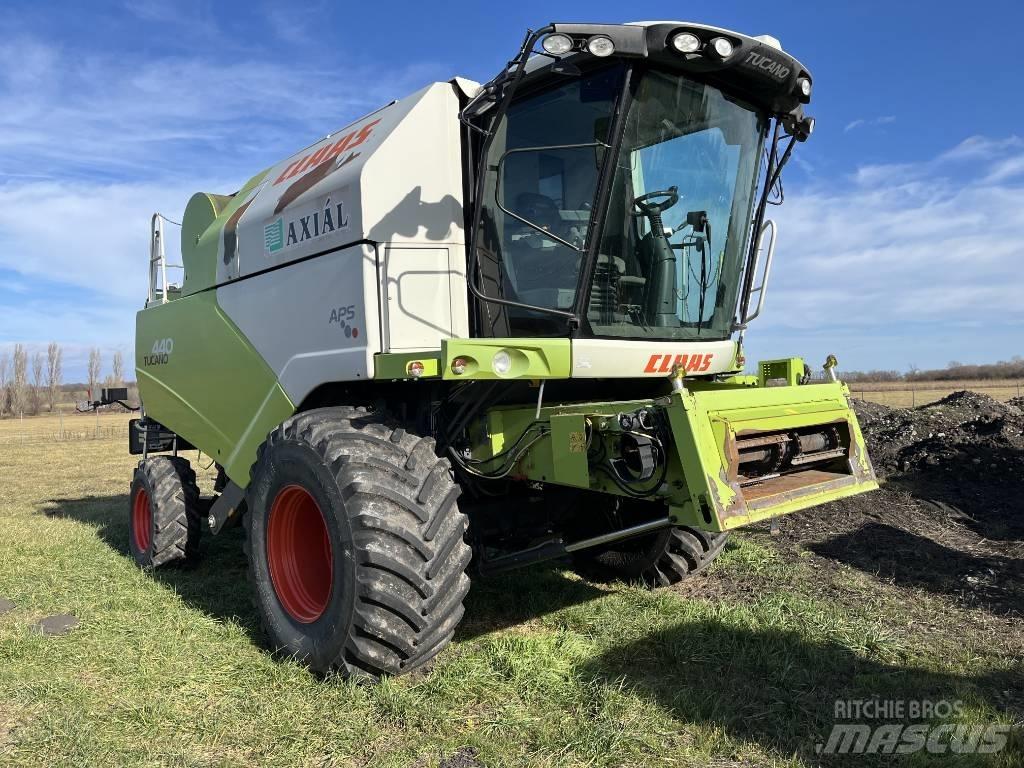 CLAAS Tucano 440 Kombinované zberacie stroje