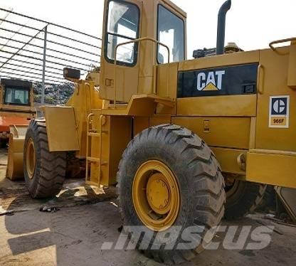 CAT 966 F Kolesové nakladače