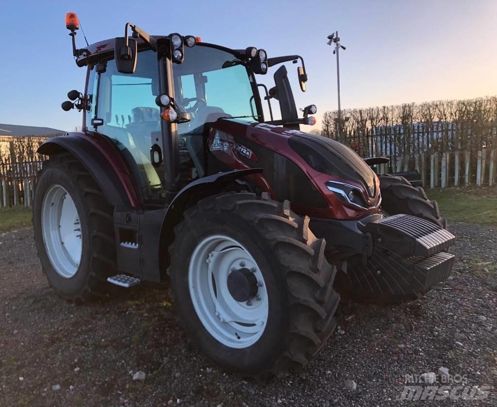 Valtra G125EA Traktory