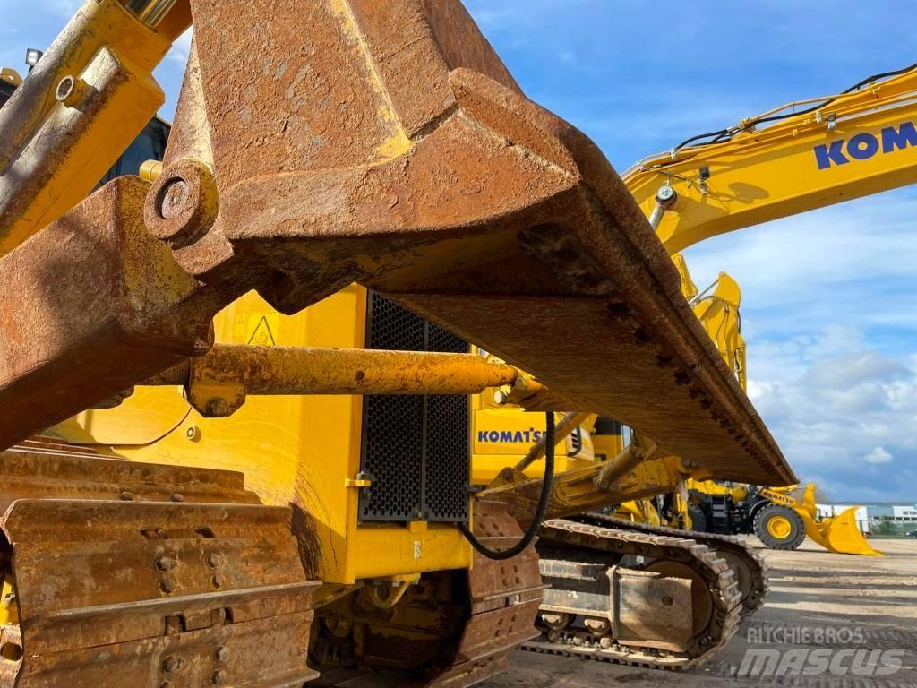 Komatsu D65PX-18E0 Pásové dozéry