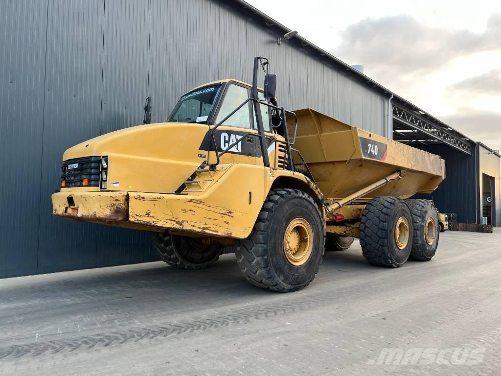 CAT 740 Kĺbové nákladné autá
