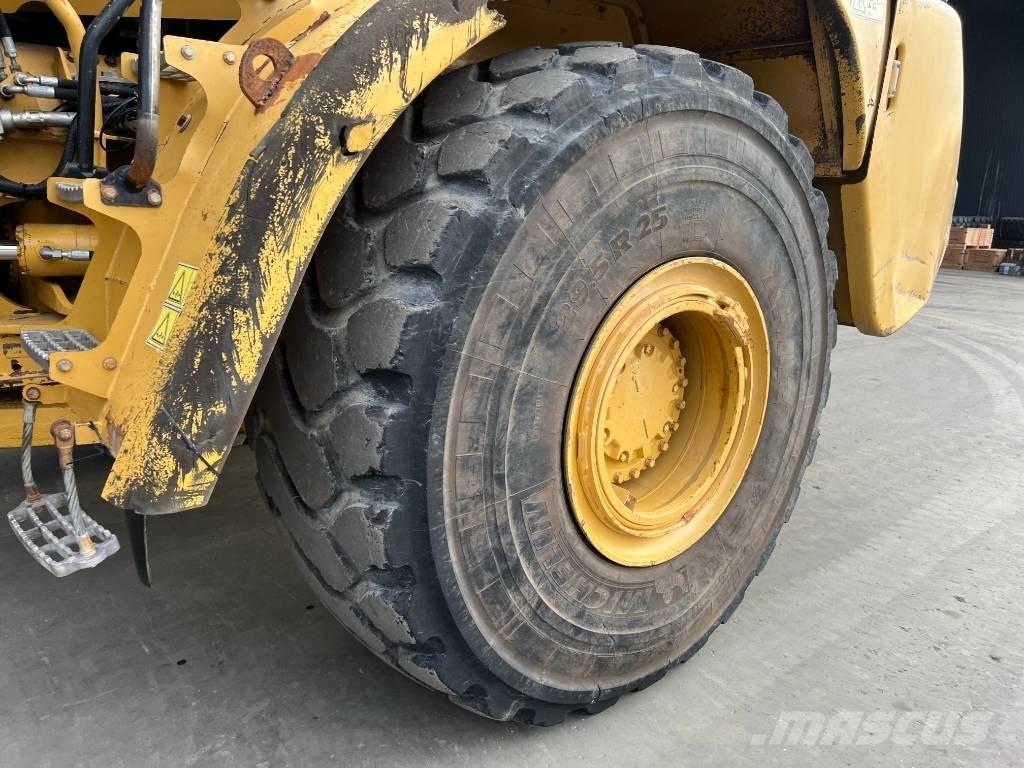 CAT 740 Kĺbové nákladné autá