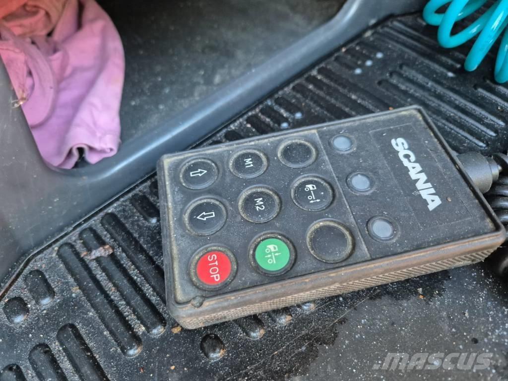 Scania R 124 Nákladné automobily na prepravu lesných strojov