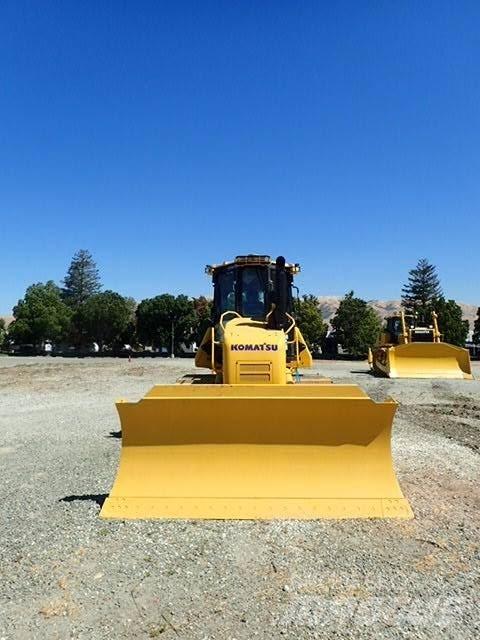 Komatsu D61EX-24 Pásové dozéry
