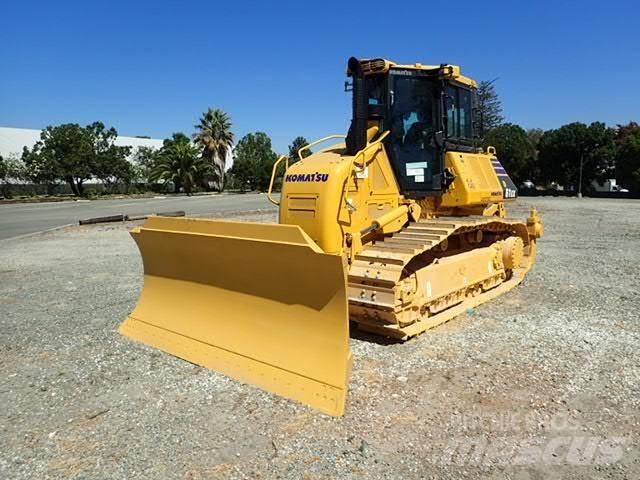 Komatsu D61EX-24 Pásové dozéry