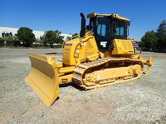 Komatsu D61EX-24 Pásové dozéry