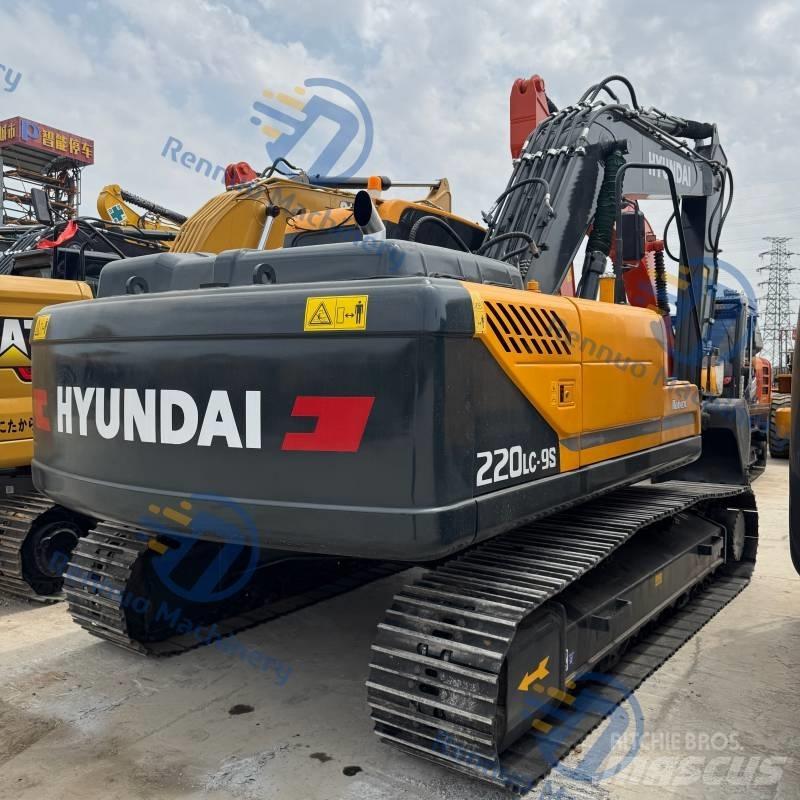 Hyundai R220-9S Pásové rýpadlá