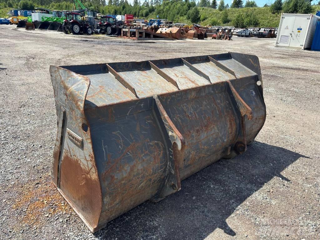 Volvo L 30 G Kolesové nakladače