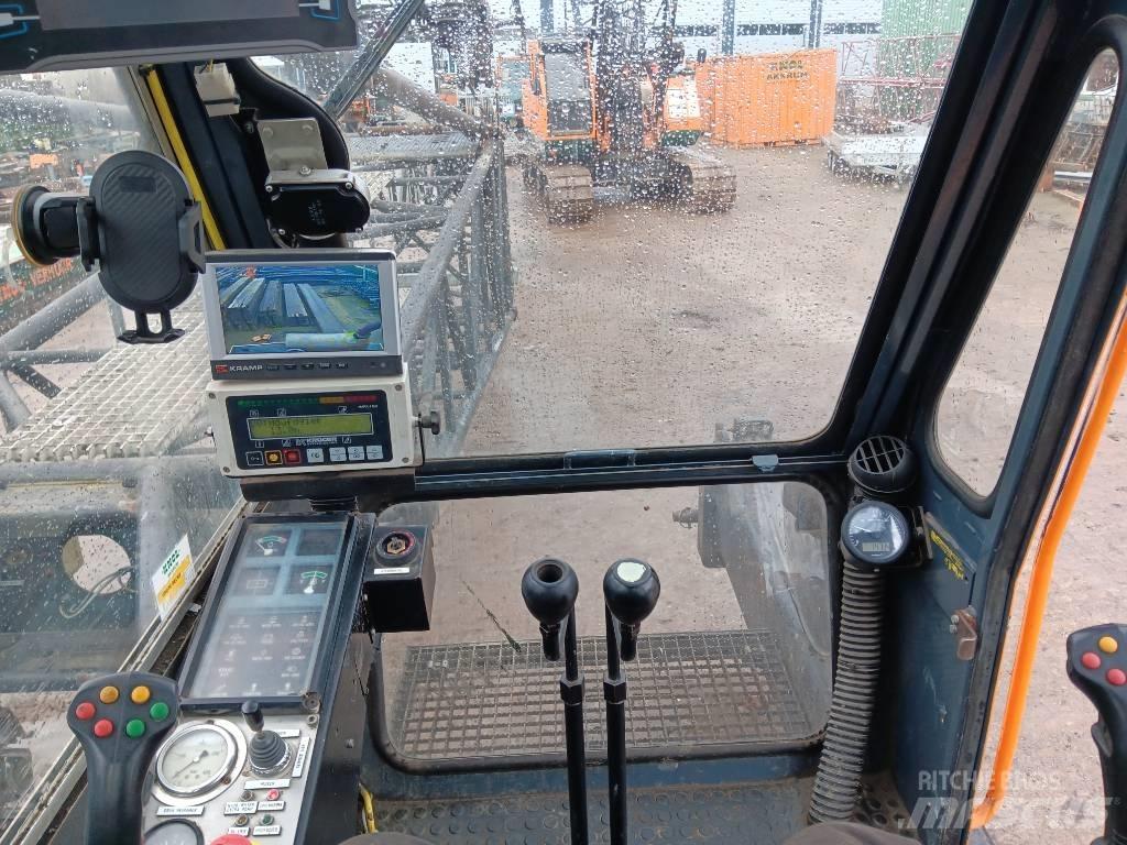 Hitachi KH 230-3 Pásové žeriavy