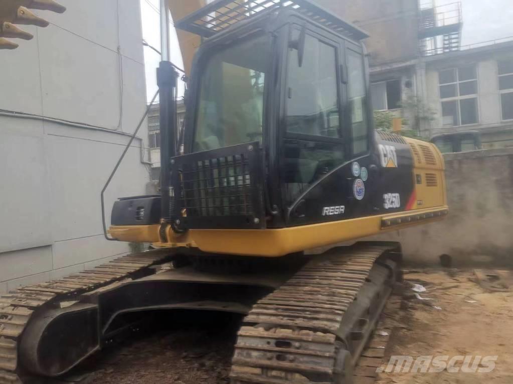 CAT 325 D Pásové rýpadlá