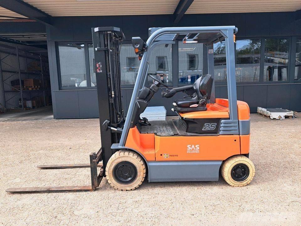 Toyota 7FBMF25 Stavebníctvo - ostatné