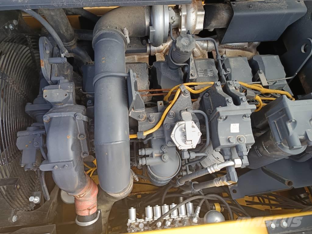 Komatsu PC450-8 Pásové rýpadlá