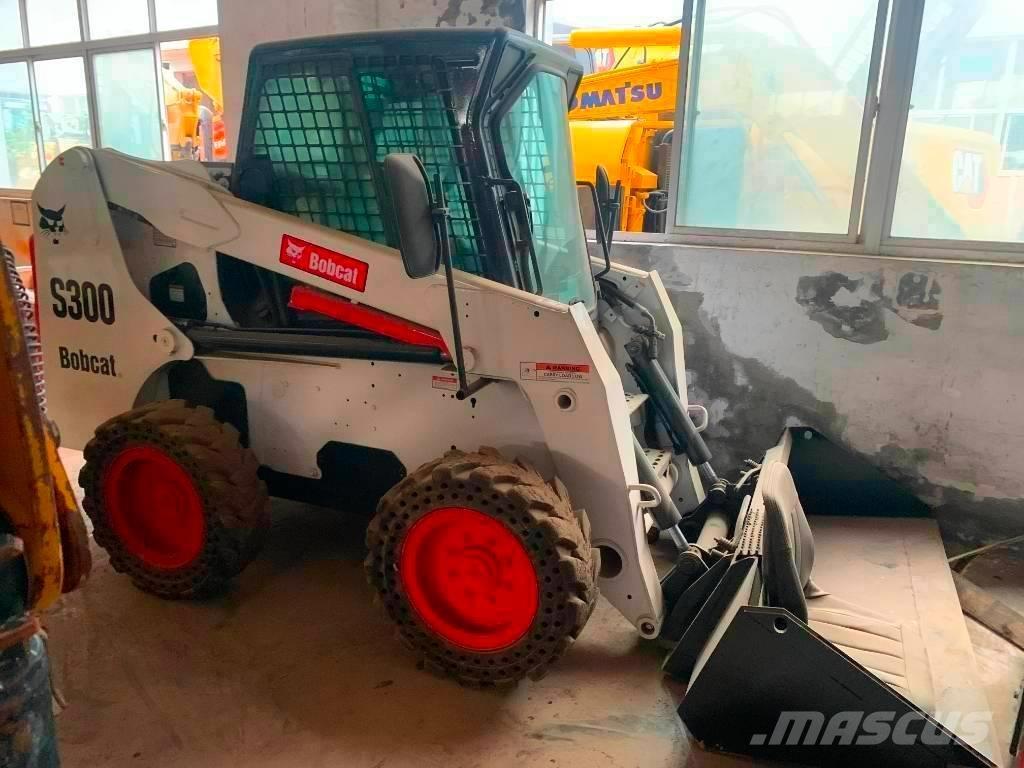 Bobcat S 300 Šmykom riadené nakladače