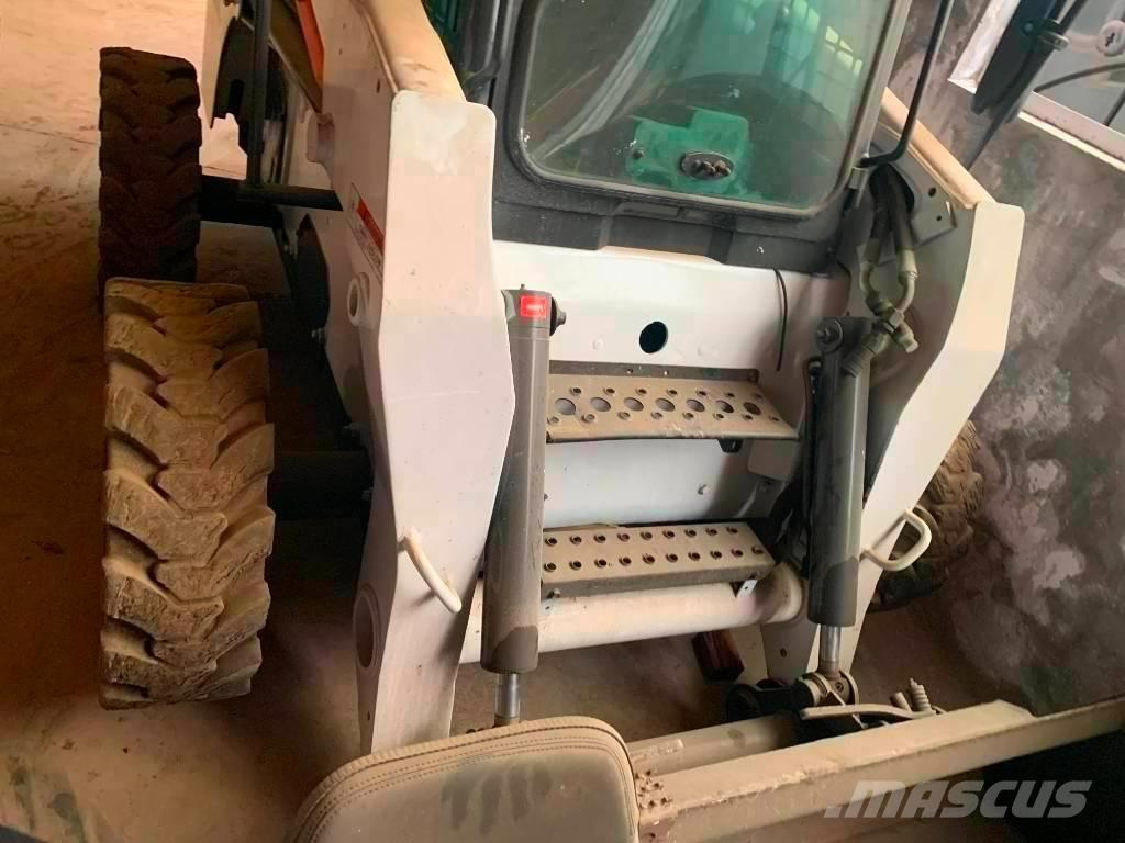 Bobcat S 300 Šmykom riadené nakladače
