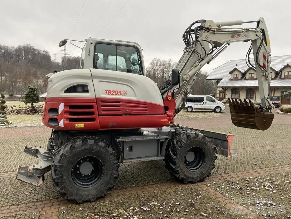 Takeuchi TB 295 Kolesové rýpadlá