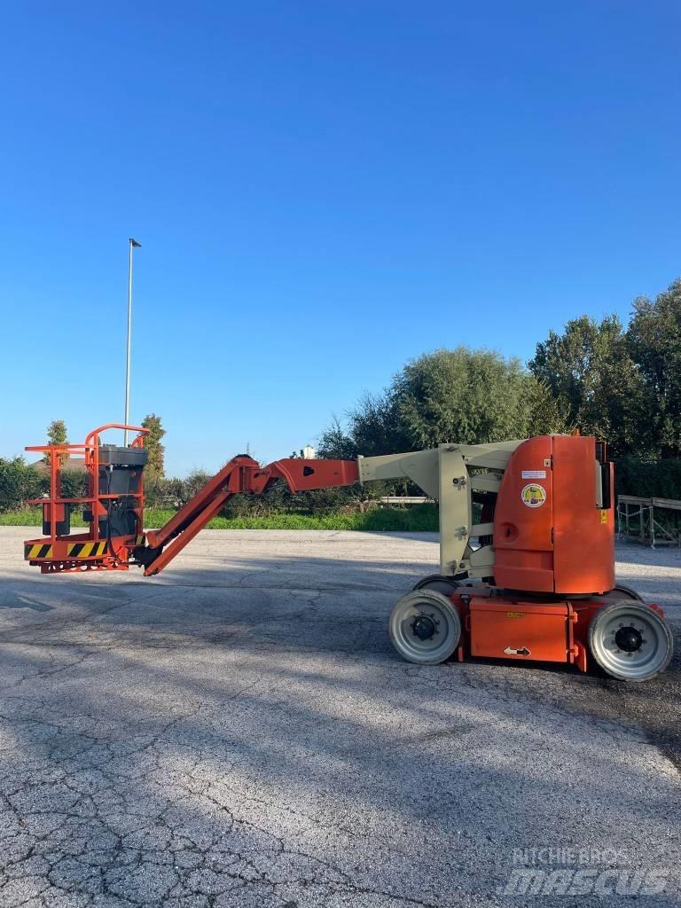 JLG 300 AJP Kĺbové plošiny