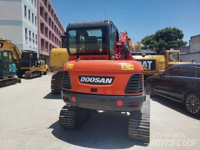 Doosan DX 60 Pásové rýpadlá