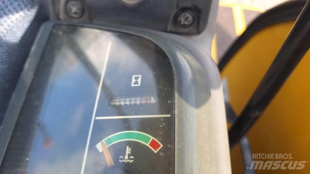 Komatsu PC27R-8 Mini rýpadlá < 7t