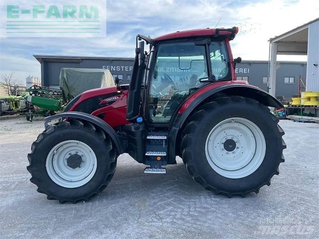 Valtra n155 Traktory
