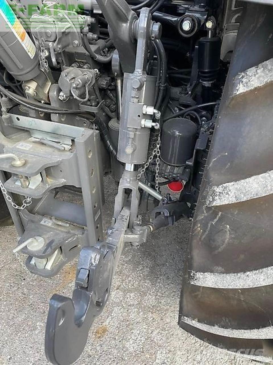 Valtra n155 Traktory