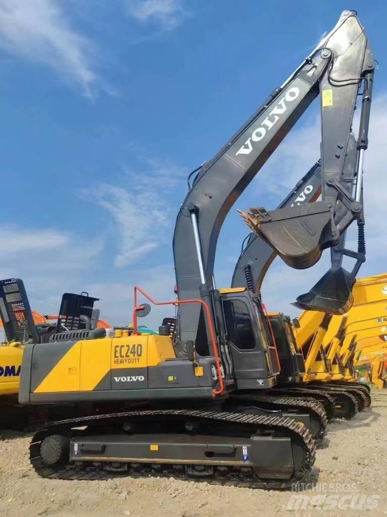 Volvo EC 240 Pásové rýpadlá