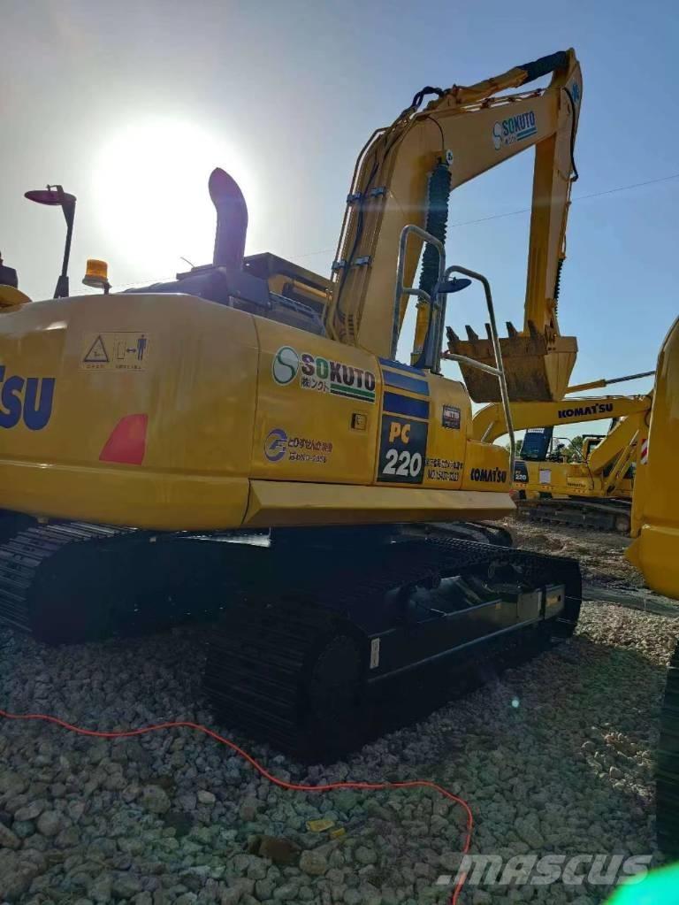 Komatsu PC 220-8 Pásové rýpadlá