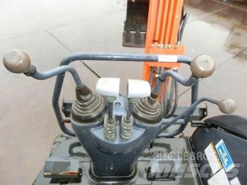 Hitachi ZX20U Mini rýpadlá < 7t